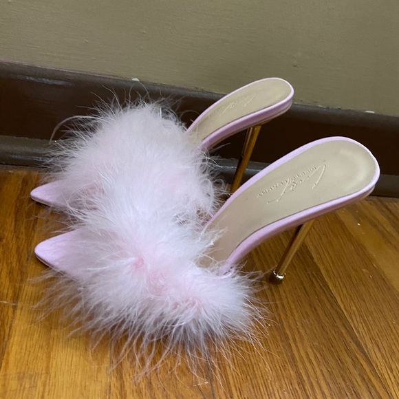 Pink 4in heels - Picture 3 of 4